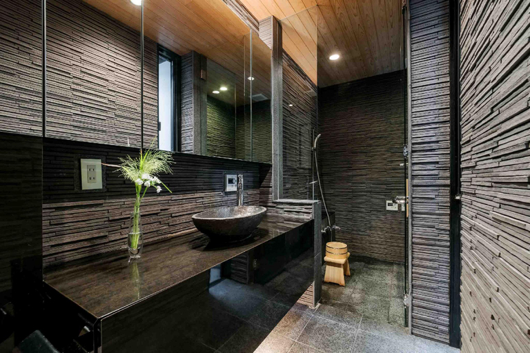 Bathroom 2, Shobuan Holiday Rentals, Kyoto