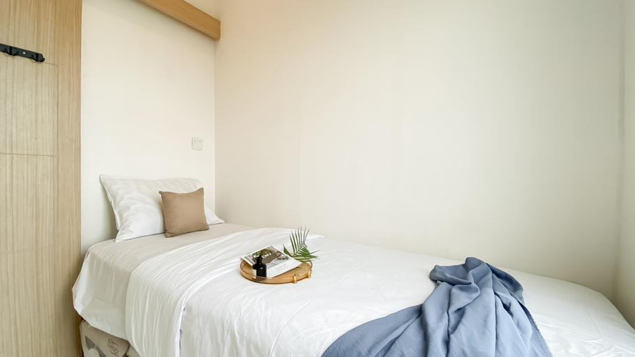 Bedroom 3, Simply 2BR Apartment at Tokyo Riverside PIK 2 By Travelio, Tangerang