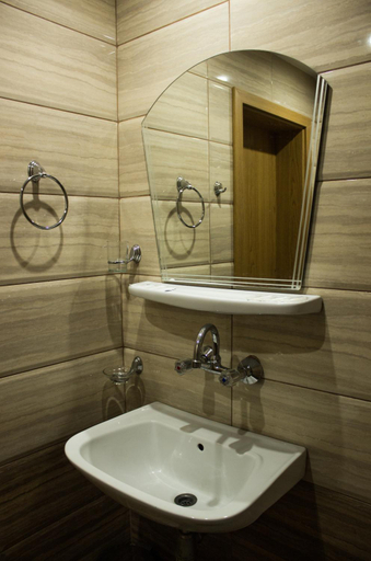Bathroom 4, Family Hotel Saint Iliya, Burgas