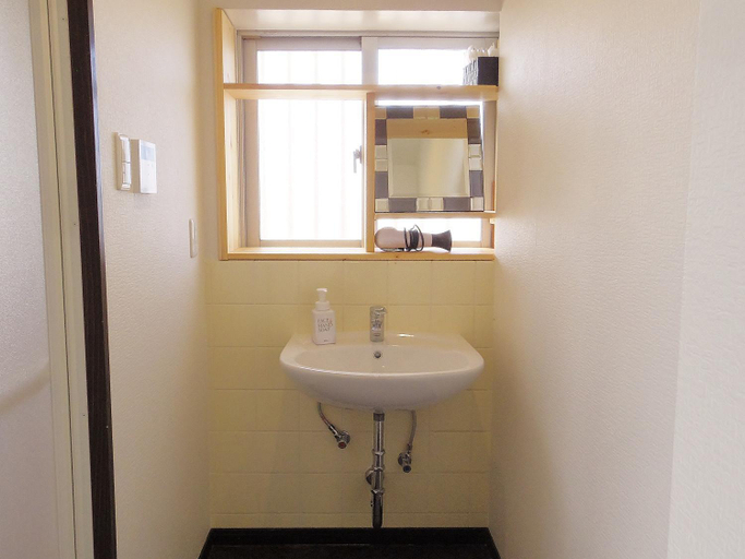 Bathroom 4, Weekly/Monthly SORA, Miyakojima