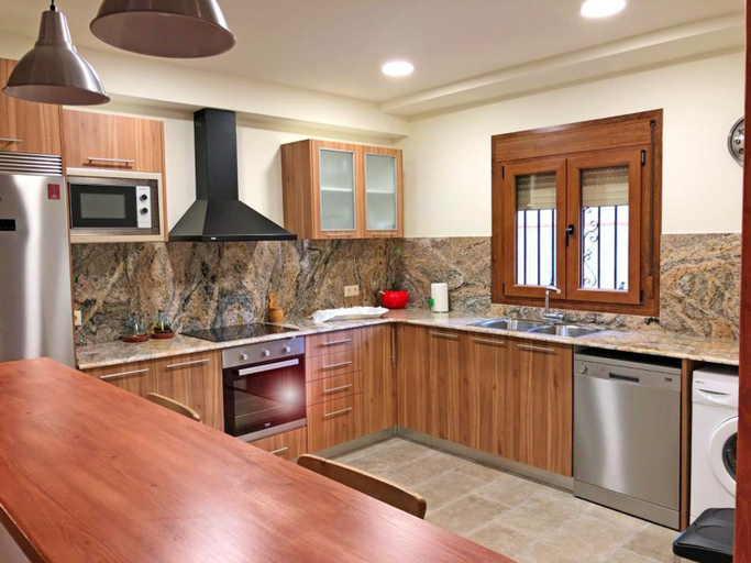 Spacious House in Cretas with Mountain View, Teruel