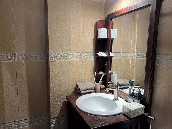 Bathroom 3, La MaiSon Du laos Hotel, Luang Prabang