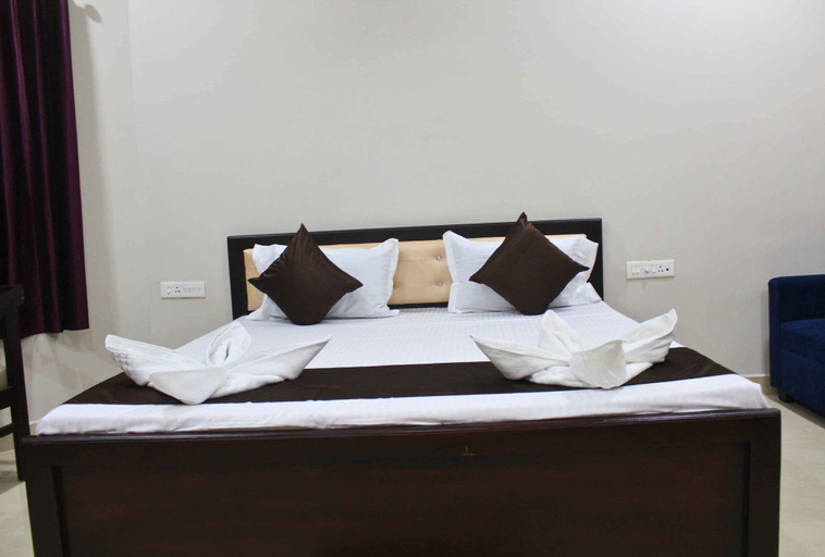 Bedroom 2, Hotel Yubraj, Puri
