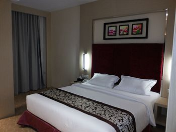 Batam City Hotel Room Type - Deluxe Queen