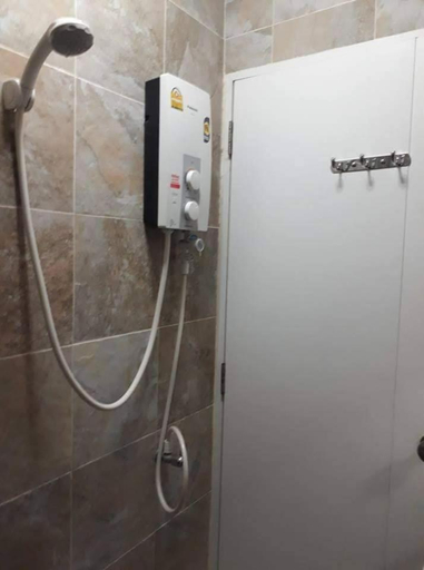 Bathroom 11