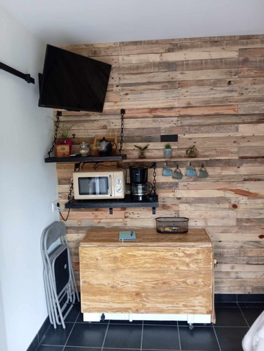 Others 3, La guitoune - chambre ou studio, clim, parking, sdb terrasses et entrees privatives, SPA, Hérault