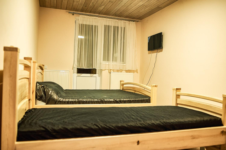 Bedroom 2, SAMARIANKA hotel, Kolomyis'kyi