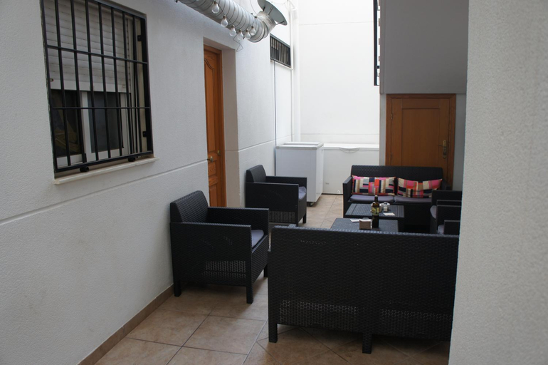 Others 4, APARTAMENTOS ALBANTA, Almería
