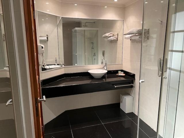 Bathroom 4, Hotel Florencia Suites & Apartments, Antofagasta