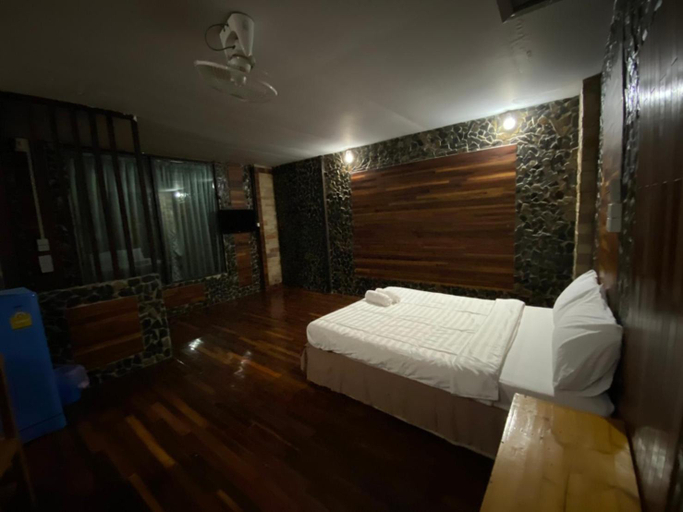 Bedroom 2, Phunumfha Hotel Chumphon, Chum Phae