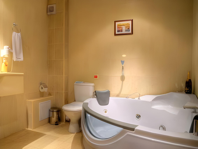 Bathroom, Hotel Mursalitsa by HMG - Half board, Smolyan