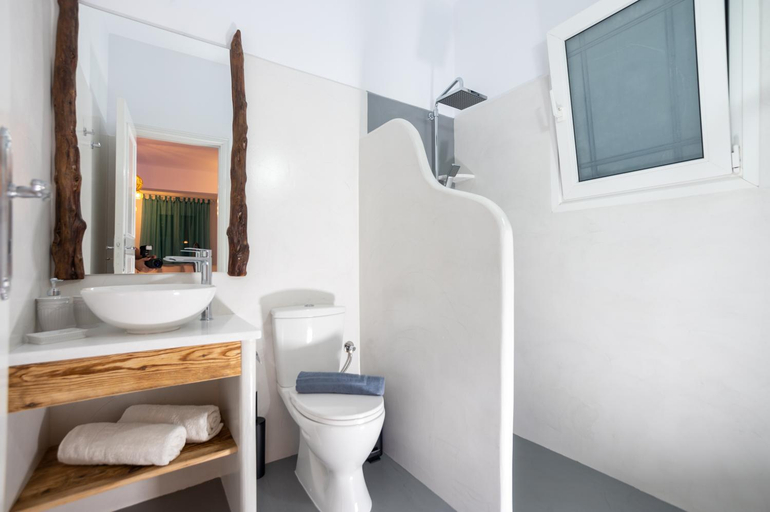 Bathroom 2, Eleftheria's Place, South Aegean