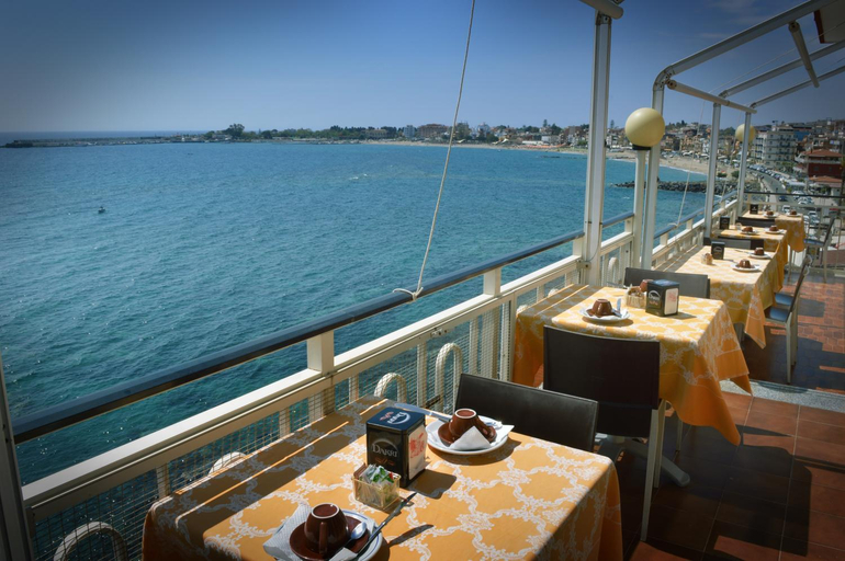 Food & Drinks 5, Hotel La Riva, Messina