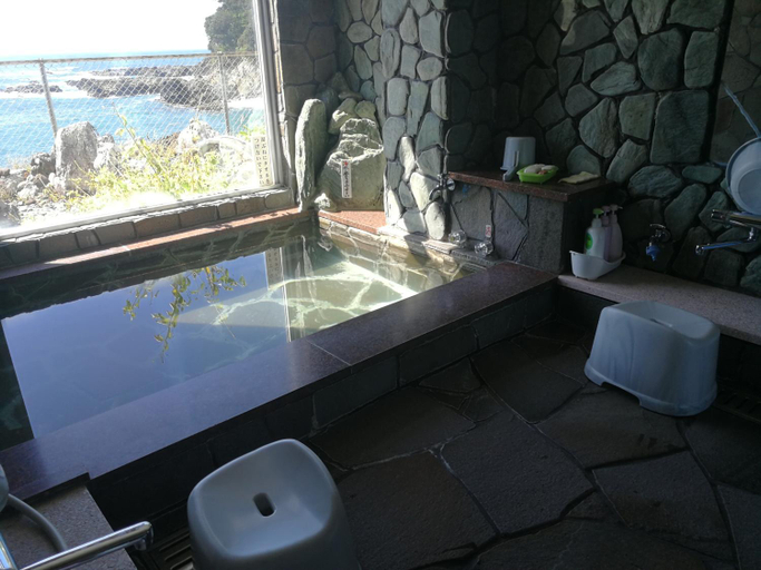 Bathroom 3, seaside inn, Susami