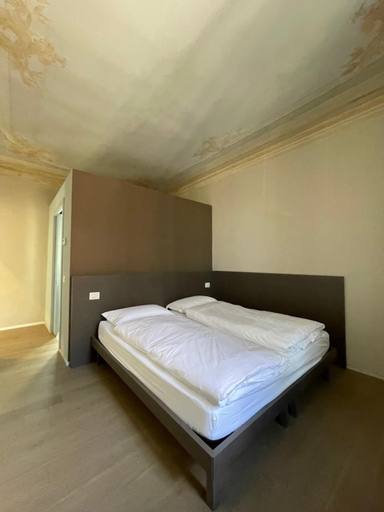 Bedroom 3, CorteCairoli, Pavia