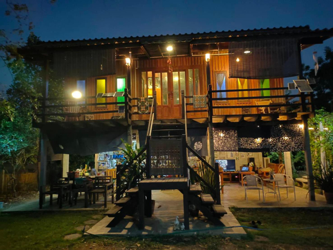 Ban Suan Khun Yai, Nakhon Luang