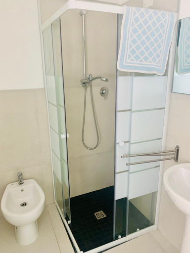 Bathroom 2, Hotel Croce Del Sud, Rimini