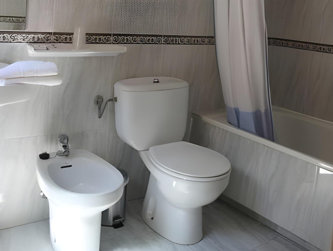 Bathroom, Hotel Fray Tomas, Soria