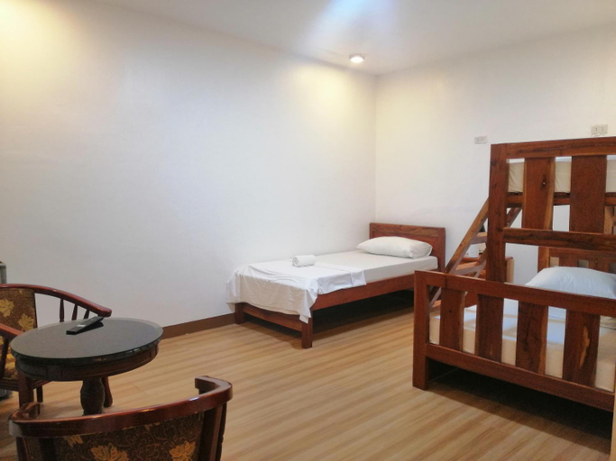 Others 3, Baki Divers and Beach Resort, Dauin