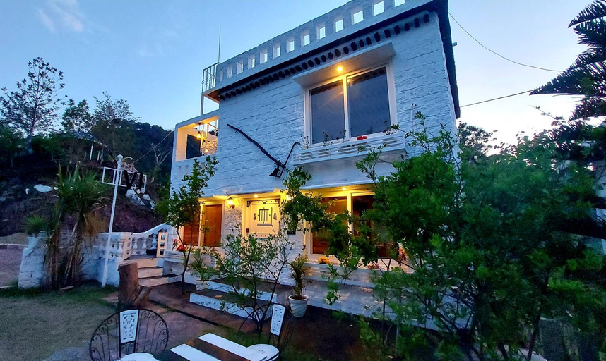Exterior 2