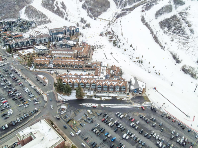 Alpine Haven Retreat Ski-In Ski-Out Oasis Pool, Summit