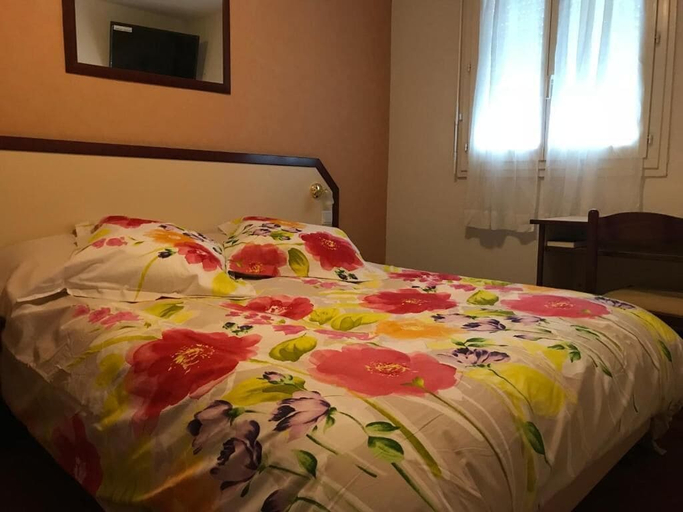 Bedroom 4, Myosotis, Hautes-Pyrénées