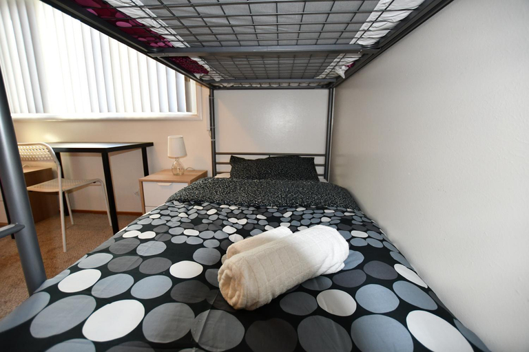 Others 2, Hostel Style Shared Room, San Mateo
