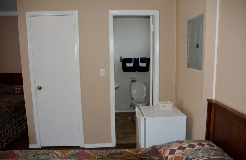 Others 1, Bluebird Motel, Alberni-Clayoquot