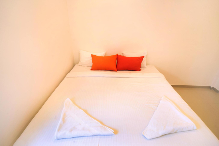 Bedroom 4, Confido Inn Express, Bangalore