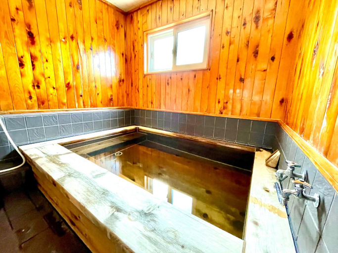Bathroom 4, Shinsei, Shakotan