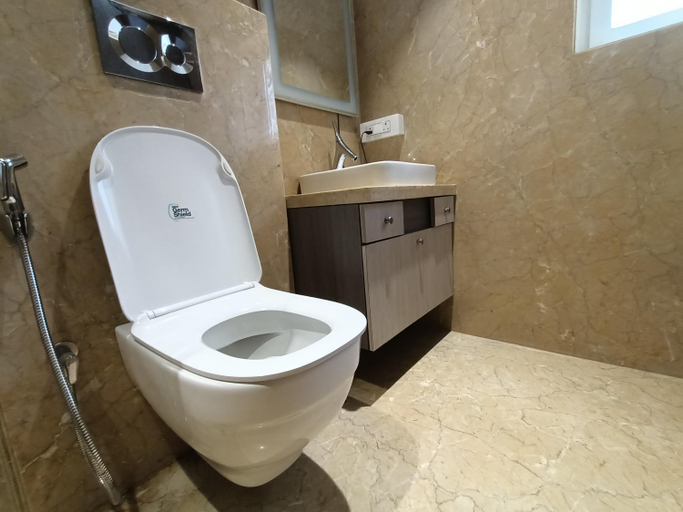Bathroom 4, Hotel Highway Inn, Mumbai Suburban
