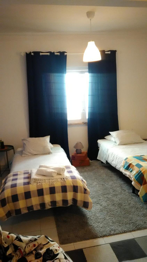 Others 5, Vasco Santana Guesthouse, Odivelas