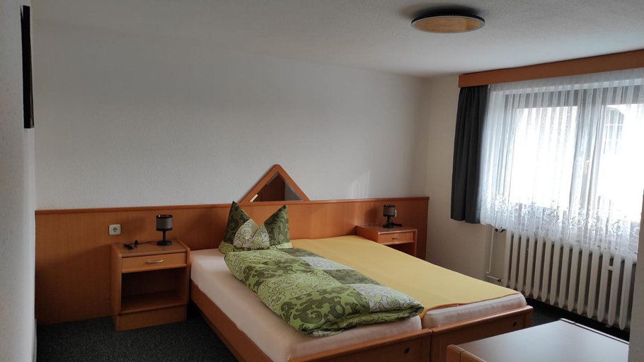 Bedroom 2, Gasthof Zur Goldenen Sonne, Saale-Orla-Kreis