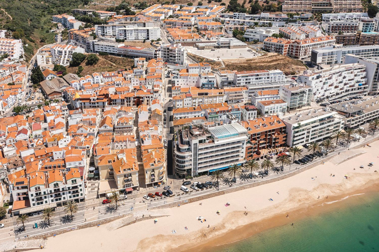 Boho Chic Beach Duplex, Sesimbra