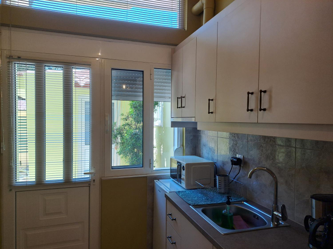 Facilities 4, Vicky's place,near Athens airport, Attica