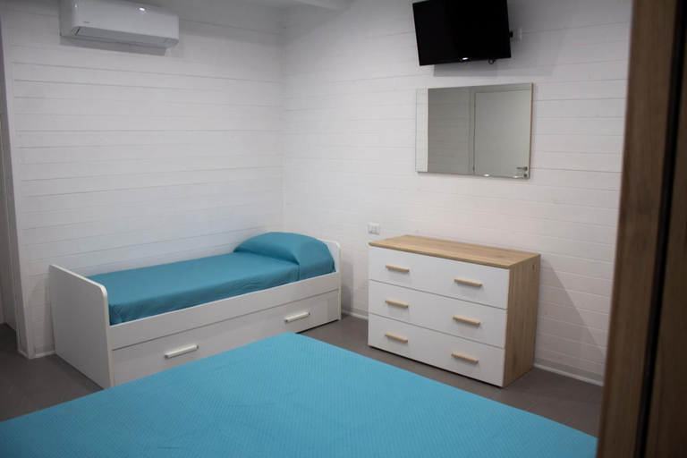 Bedroom 2, AURORA BEACH & SUITE, Barletta-Andria-Trani