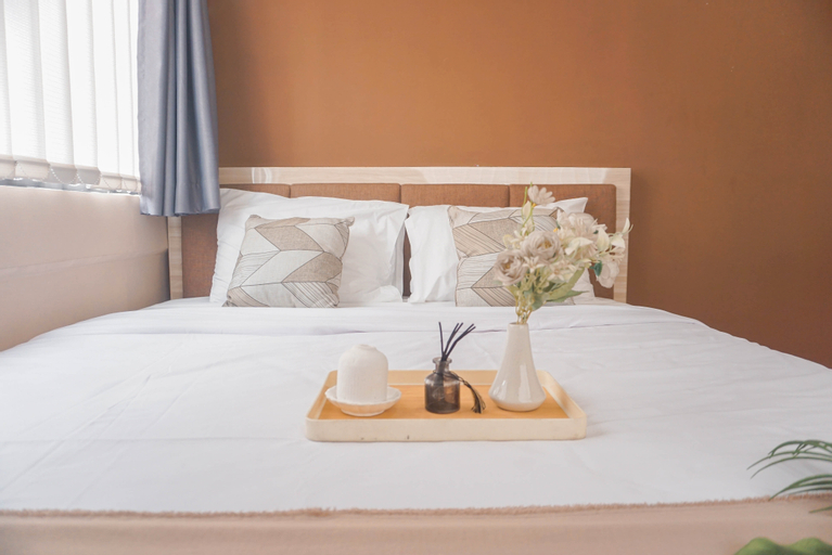 Homey and Cozy 3BR at Meikarta Apartment By Travelio, Cikarang