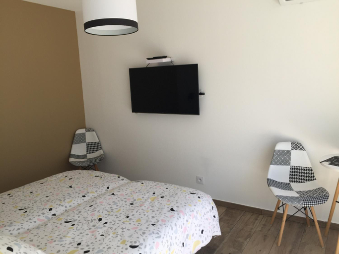 Bedroom 2, Au Petit Bueix, Var