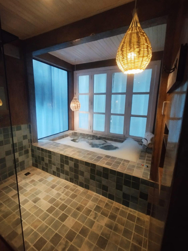 Bathroom 17
