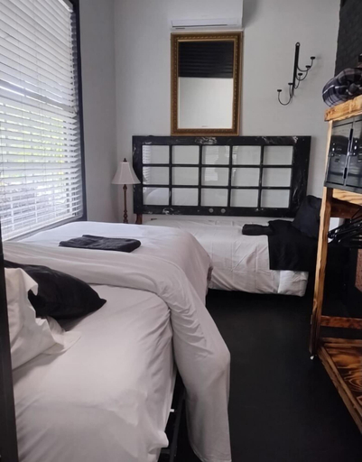 Bedroom 4, Palm Villa Hostel, Hillsborough