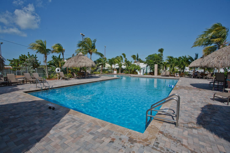Swimming pool, Sunshine Key RV Resort & Marina, Monroe