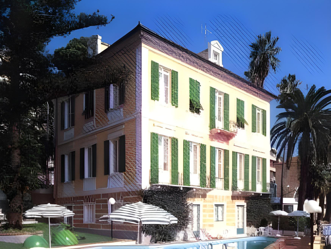 Others 4, Residence Miramare, Imperia