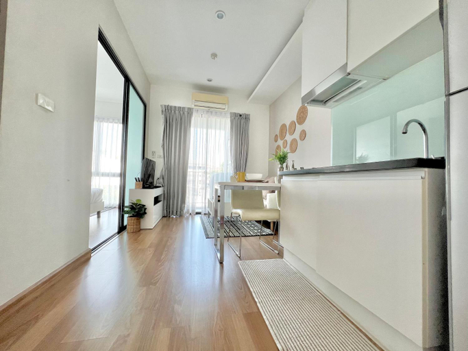 Dining Room 18