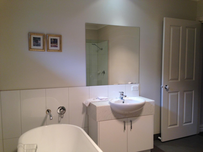 Others 3, Goldberryaccommodation, Murrindindi - East