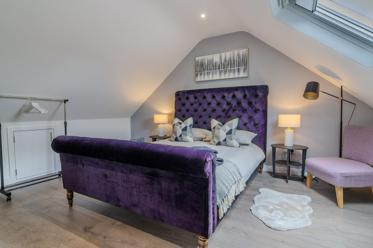 Others 4, Gorgeous Loft Room, London