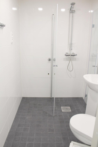 Bathroom 4, Forenom Serviced Apartments Rovaniemi, Lapland
