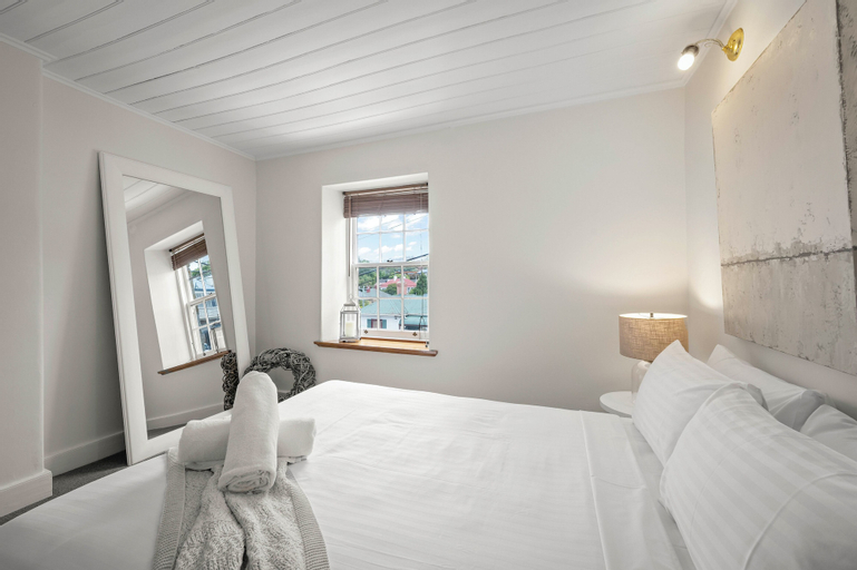 Stylish 3 Bedroom Townhouse - Hobart CBD, Hobart