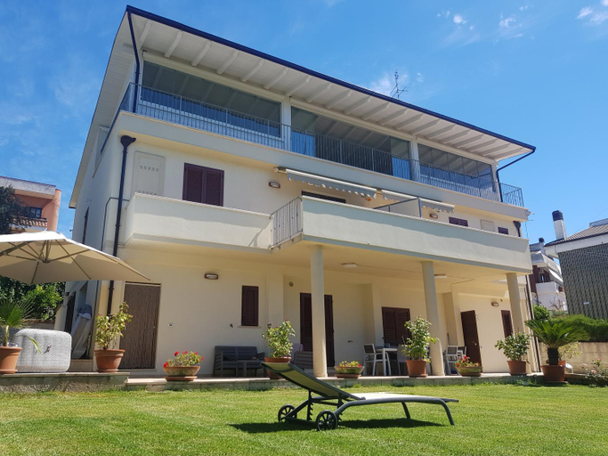 Others 4, Villa RINALDI, Campobasso