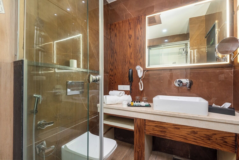 Bathroom 4, Quality Inn by Lawrence, Kangra
