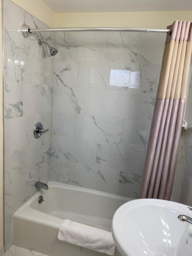 Bathroom 4, The Villager Motel, Berkshire